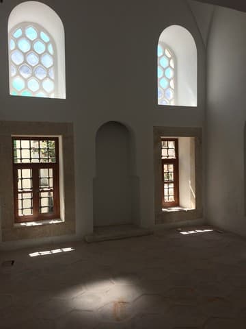 Medrese girişi